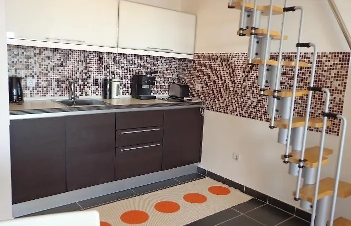 Lara ماكارسكا